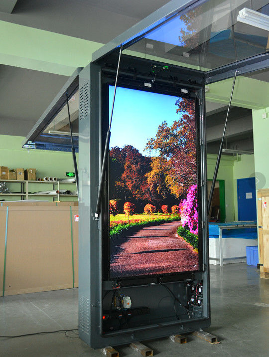 Outdoor 65 Inch 2500 cd/m2 High Brightness Double Sided LCD Digital Signage Totem